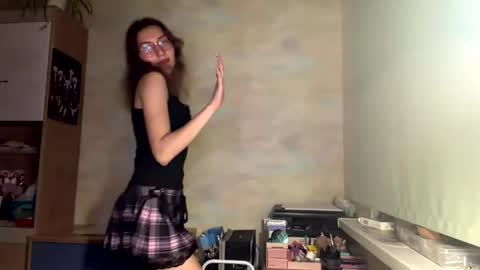 Snapshot of neliamerten chatting on 06.01.26 Mia online show from 06.01.26