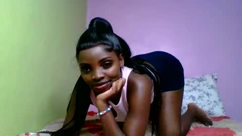 Snapshot of nelly_ebony5 chatting on 06.12.26 nelly_ebony5 online show from 06.12.26