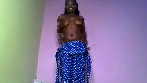 Snapshot of nelly_ebony5 chatting on 06.20.26 nelly_ebony5 online show from 06.20.26