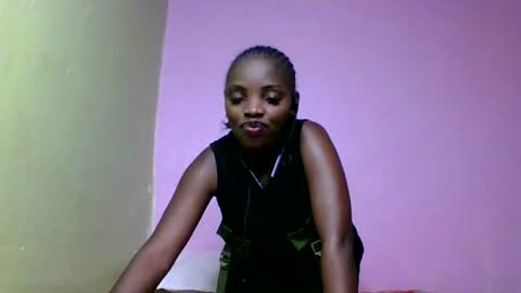 Snapshot of nelly_ebony5 chatting on 06.26.26 nelly_ebony5 online show from 06.26.26
