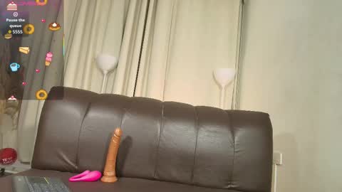 Snapshot of nelly_willd chatting on 02.27.26 nelly online show from 02.27.26