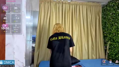 Salome Nena cupcake online show from 02.13.26