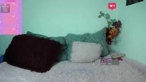 Snapshot of nenaa_stg chatting on 10.23.25 Sol Stg online show from 10.23.25