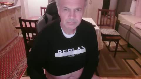 Snapshot of neno89654 chatting on 10.27.25 neno89654 online show from 10.27.25