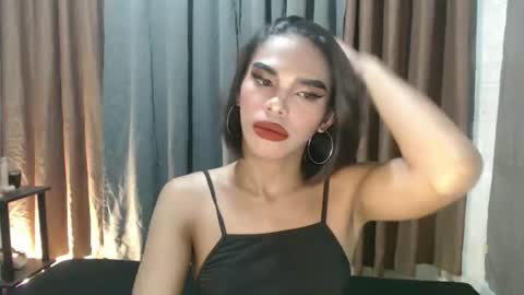 Snapshot of neomi_hardcock chatting on 02.08.26 neomi online show from 02.08.26