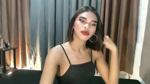 Snapshot of neomi_hardcock chatting on 02.10.26 neomi online show from 02.10.26