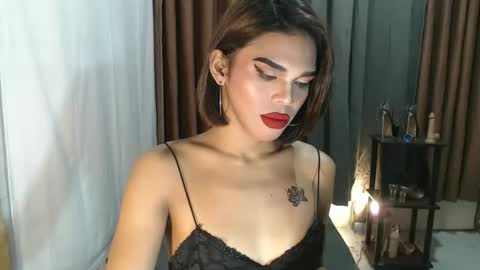 Snapshot of neomi_hardcock chatting on 02.21.26 neomi online show from 02.21.26