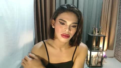 neomi online show from 03.25.26