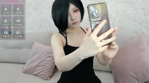 Snapshot of neonkoi chatting on 05.24.26 Luna online show from 05.24.26