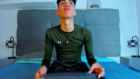  NeoRaptis  jhonatan  online show from 02.13.25