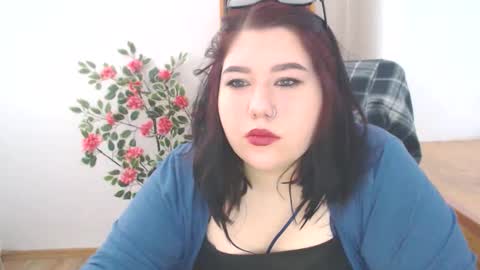 Snapshot of nereia chatting on 02.26.26 nereia online show from 02.26.26