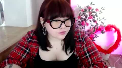 Snapshot of nereia chatting on 05.14.26 nereia online show from 05.14.26