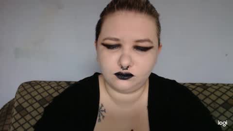 Snapshot of neriphine chatting on 10.08.25 Neriphine online show from 10.08.25