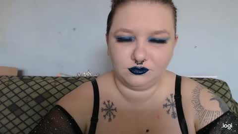Snapshot of neriphine chatting on 10.24.25 Neriphine online show from 10.24.25
