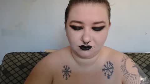 Snapshot of neriphine chatting on 11.24.25 Neriphine online show from 11.24.25