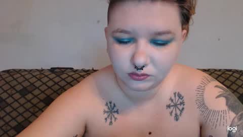 Snapshot of neriphine chatting on 11.27.25 Neriphine online show from 11.27.25