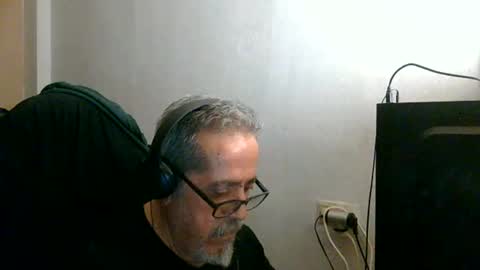Snapshot of neron401 chatting on 05.18.26 neron401 online show from 05.18.26