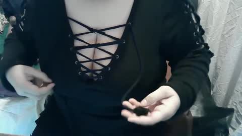 neslihan online show from 02.13.25