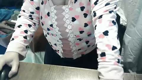 neslihan online show from 02.21.25