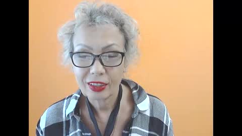 NessyJenixs online show from 09.27.25
