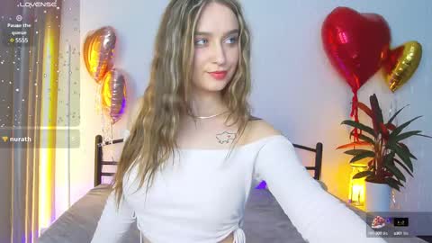 Snapshot of nestygrey chatting on 02.15.25 Nesty online show from 02.15.25