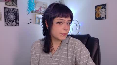 Snapshot of neurotic_witch chatting on 05.07.26 Mar online show from 05.07.26
