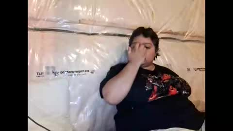 Snapshot of neverwiser chatting on 11.16.25 neverwiser online show from 11.16.25