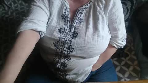 Snapshot of new_milf chatting on 06.02.26 Lilly online show from 06.02.26