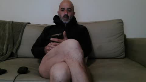 Snapshot of new_simi_74 chatting on 01.01.25 simi online show from 01.01.25