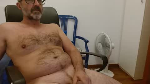 Snapshot of new_simi_74 chatting on 09.15.25 simi online show from 09.15.25