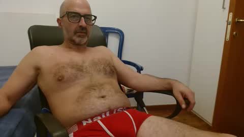 Snapshot of new_simi_74 chatting on 09.21.25 simi online show from 09.21.25