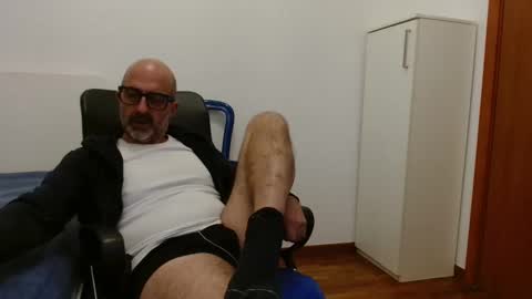 Snapshot of new_simi_74 chatting on 10.11.25 simi online show from 10.11.25