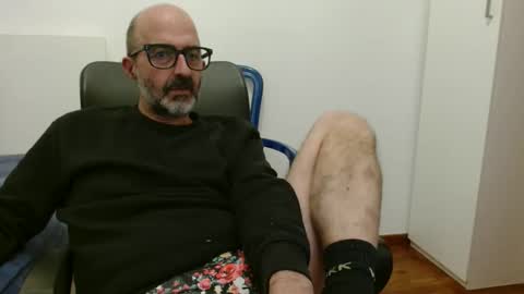 Snapshot of new_simi_74 chatting on 11.04.25 simi online show from 11.04.25