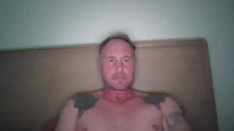 Snapshot of newportman1030 chatting on 09.18.25 amandandhisgirl online show from 09.18.25