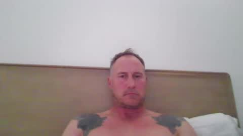 Snapshot of newportman1030 chatting on 09.21.25 amandandhisgirl online show from 09.21.25