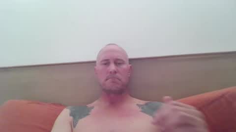 Snapshot of newportman1030 chatting on 04.29.26 amandandhisgirl online show from 04.29.26