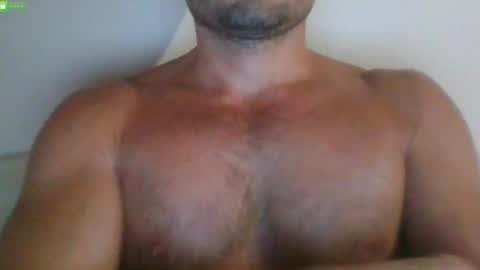 Snapshot of newtyguy90 chatting on 07.31.26 newtyguy90 online show from 07.31.26