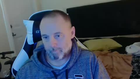 Snapshot of newvvorld chatting on 12.01.24 NewWorld online show from 12.01.24