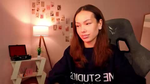 Snapshot of nexorine chatting on 02.04.26 Lilly online show from 02.04.26