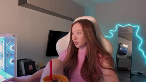 Snapshot of neyrmina chatting on 05.28.26 Mina online show from 05.28.26