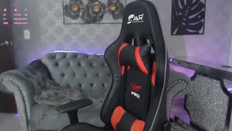 Snapshot of neytiri_moon chatting on 09.15.25 Sandra online show from 09.15.25