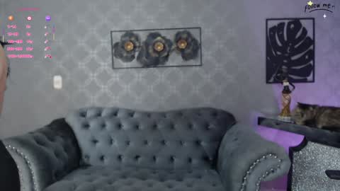 Snapshot of neytiri_moon chatting on 10.13.25 Sandra online show from 10.13.25