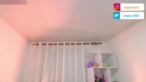 Snapshot of nezo_ chatting on 07.15.26 Angie Instagram angie julianac add me online show from 07.15.26