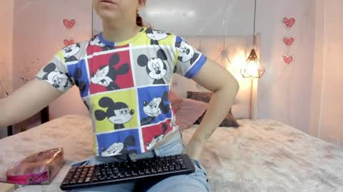 Snapshot of nezukokamado1_ chatting on 04.01.26 Milena online show from 04.01.26