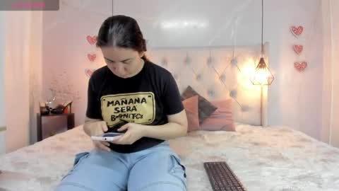 Snapshot of nezukokamado1_ chatting on 04.13.26 Milena online show from 04.13.26