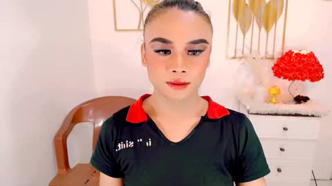 Snapshot of nhicolehollywood chatting on 02.26.25 hottie nicole online show from 02.26.25