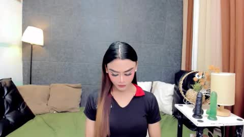 Snapshot of nhicolehollywood chatting on 09.11.25 hottie nicole online show from 09.11.25