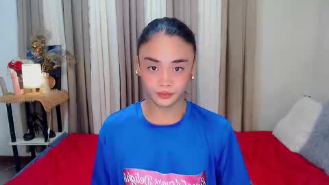 Snapshot of nhicolehollywood chatting on 10.06.25 hottie nicole online show from 10.06.25