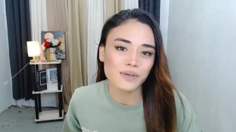 Snapshot of nhicolehollywood chatting on 12.04.25 hottie nicole online show from 12.04.25