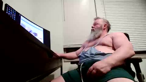 nhmuscledaddy online show from 12.04.25